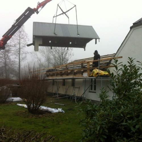 Nyt tag sættes på hvidt hus