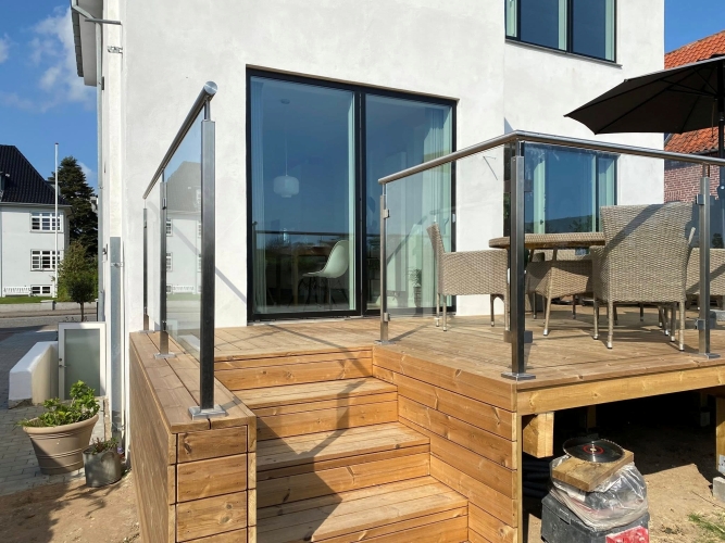 Renovering af hus med ny terrasse